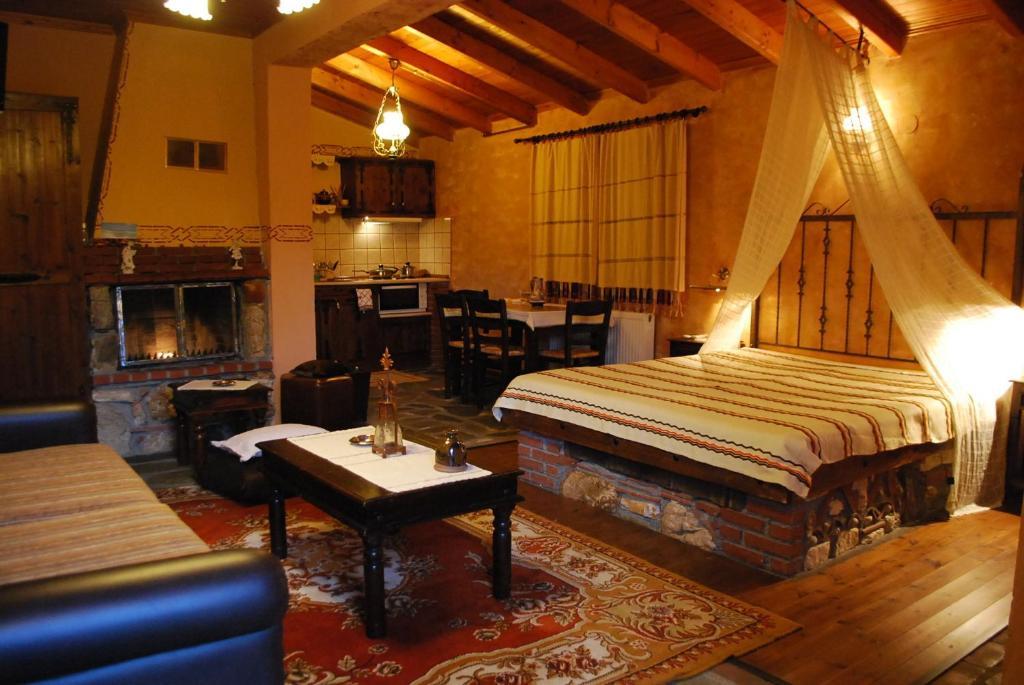 Tzivaeri Likodhrómion Quarto foto